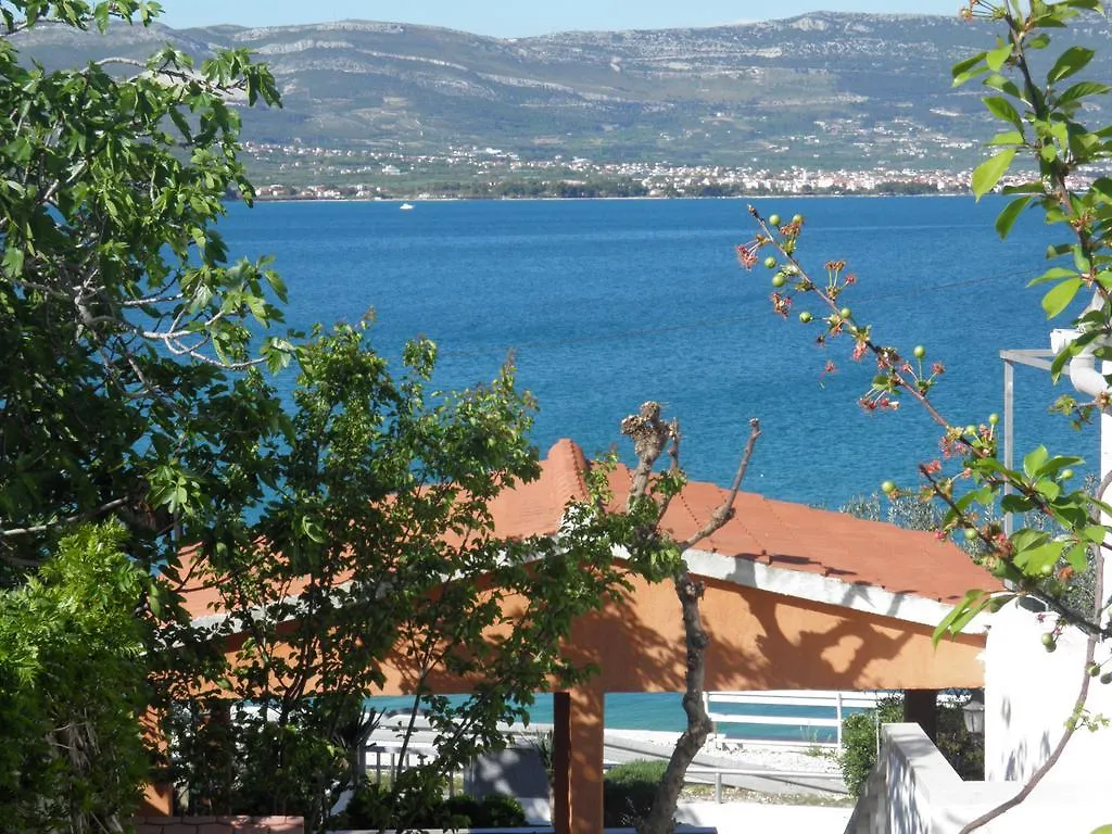 Apartment Adria Trogir 0*,